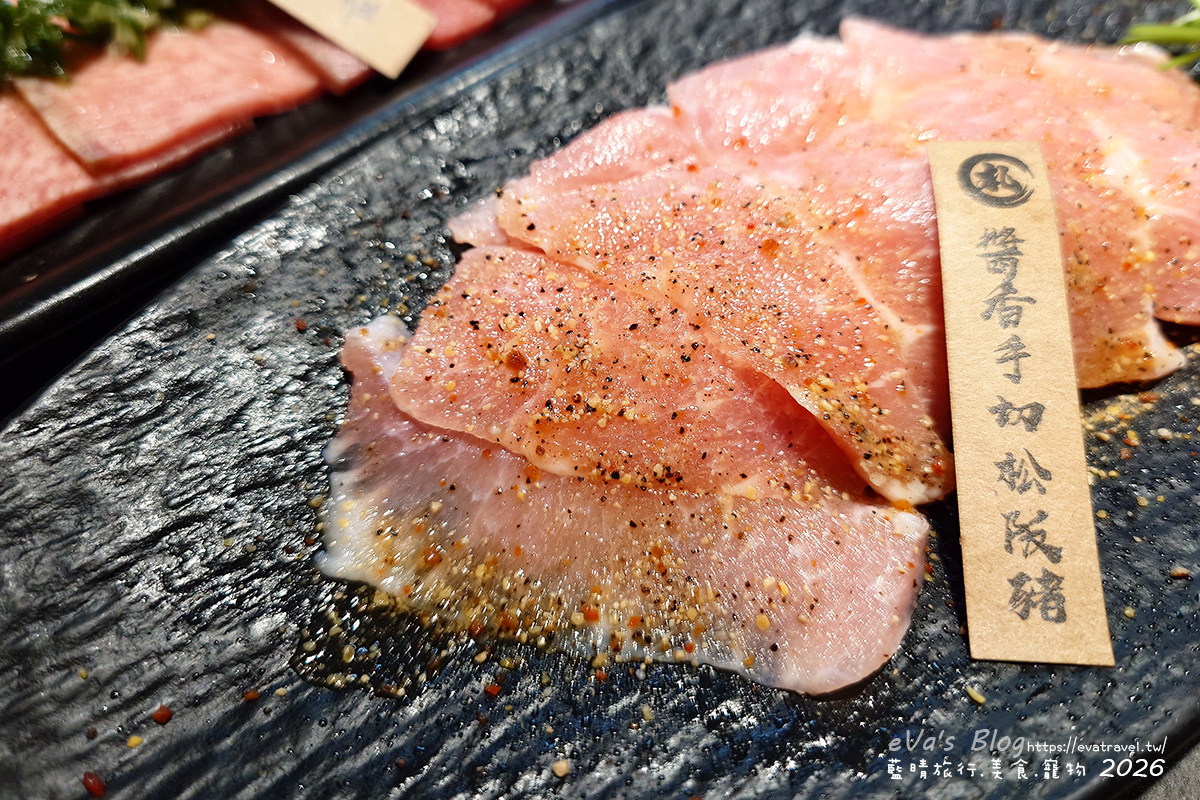 【台中燒肉推薦】札卡燒肉南屯店｜全台首間輸送帶燒肉、寶藏和牛與豐富附餐，壽星慶生超有儀式感。台中寵物友善燒烤店