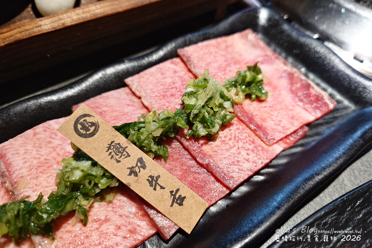 【台中燒肉推薦】札卡燒肉南屯店｜全台首間輸送帶燒肉、寶藏和牛與豐富附餐，壽星慶生超有儀式感。台中寵物友善燒烤店