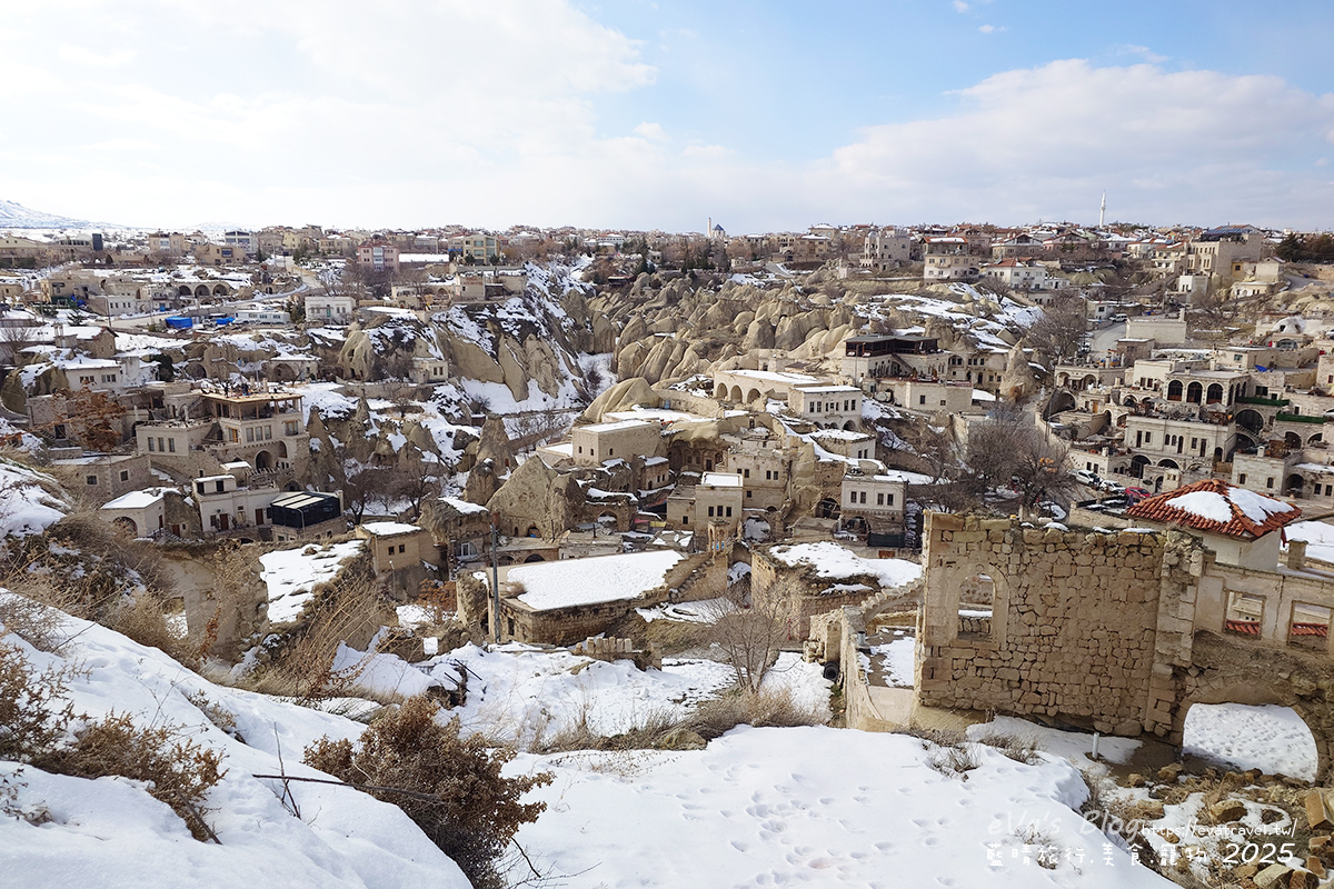 【土耳其蜜月旅遊】Ortahisar Castle 奧塔希薩城堡｜卡帕多奇亞天然岩石城堡，俯瞰奧塔希薩小鎮絕美景色。土耳其景點