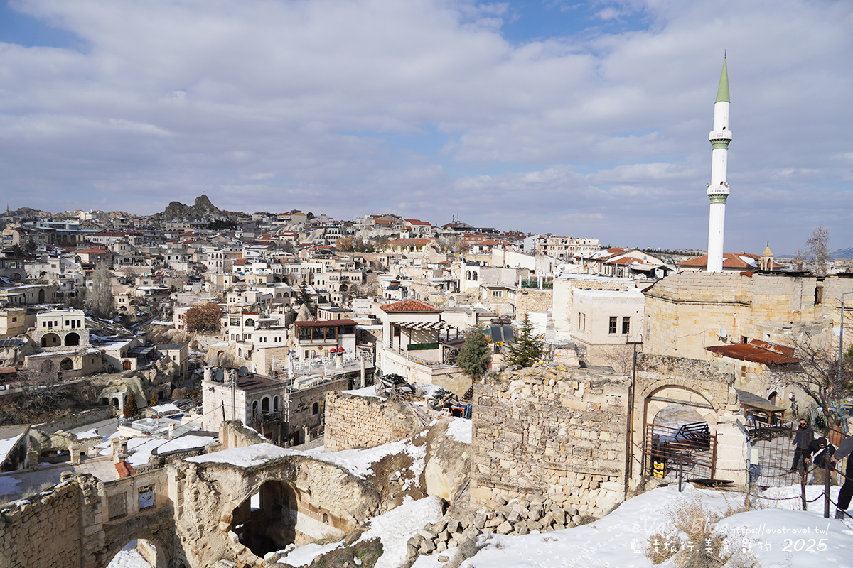 【土耳其蜜月旅遊】Ortahisar Castle 奧塔希薩城堡｜卡帕多奇亞天然岩石城堡，俯瞰奧塔希薩小鎮絕美景色。土耳其景點