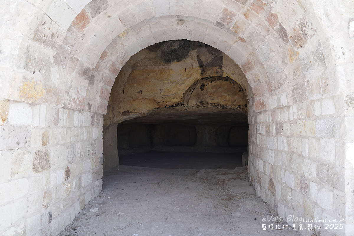 【土耳其蜜月旅遊】Ortahisar Castle 奧塔希薩城堡｜卡帕多奇亞天然岩石城堡，俯瞰奧塔希薩小鎮絕美景色。土耳其景點