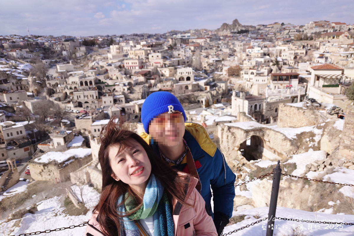 【土耳其蜜月旅遊】Ortahisar Castle 奧塔希薩城堡｜卡帕多奇亞天然岩石城堡，俯瞰奧塔希薩小鎮絕美景色。土耳其景點