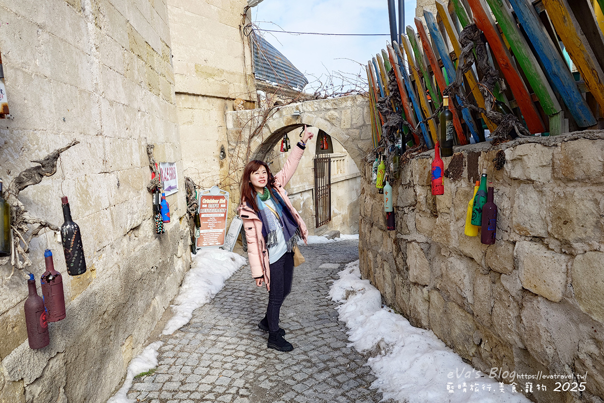 【土耳其蜜月旅遊】Ortahisar Castle 奧塔希薩城堡｜卡帕多奇亞天然岩石城堡，俯瞰奧塔希薩小鎮絕美景色。土耳其景點